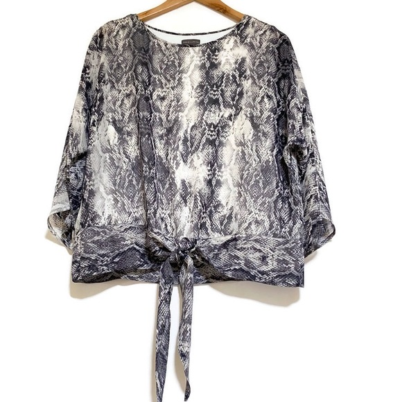 Vince Camuto Tops - VINCE CAMUTO SNAKE PRINT OVERSIZED TOP